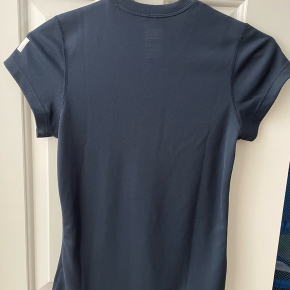 ✨SOLD✨ Helly Hansen tech tshirt XS - Picture 4 of 7